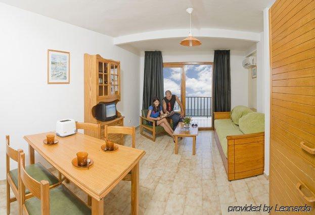 Apartamentos Bahia De San Antonio Сан-Антонио-Абад Интерьер фото