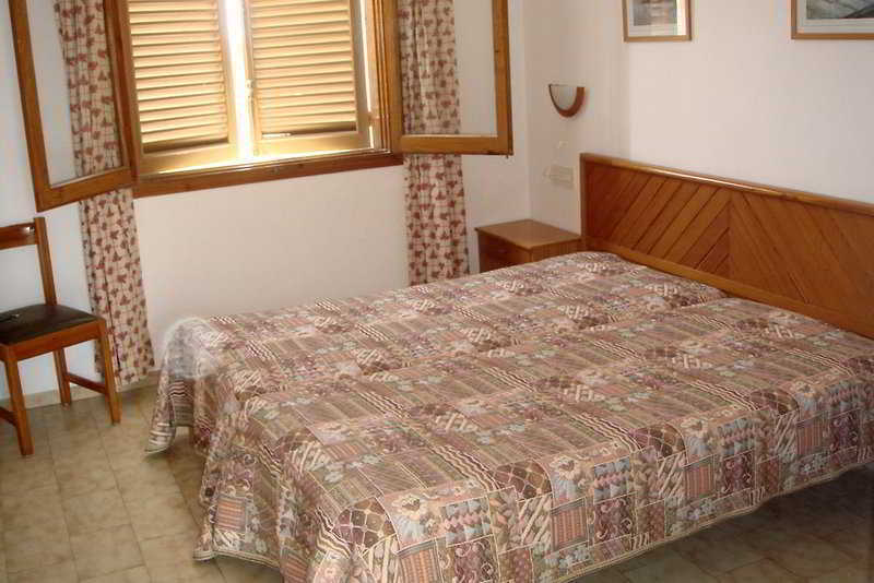 Apartamentos Bahia De San Antonio Сан-Антонио-Абад Номер фото