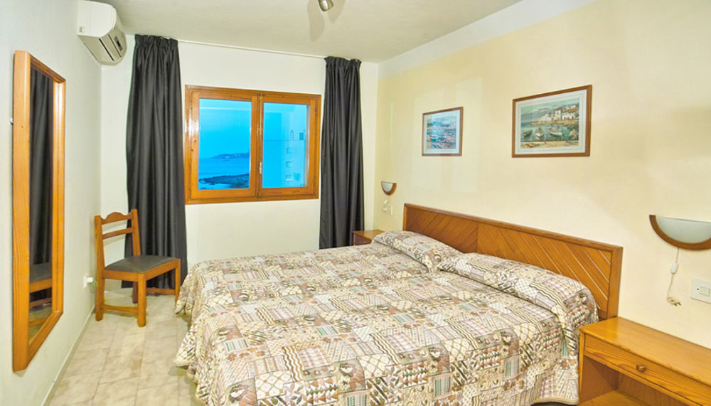 Apartamentos Bahia De San Antonio Сан-Антонио-Абад Экстерьер фото