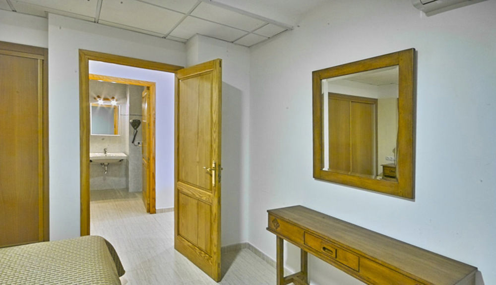 Apartamentos Bahia De San Antonio Сан-Антонио-Абад Экстерьер фото