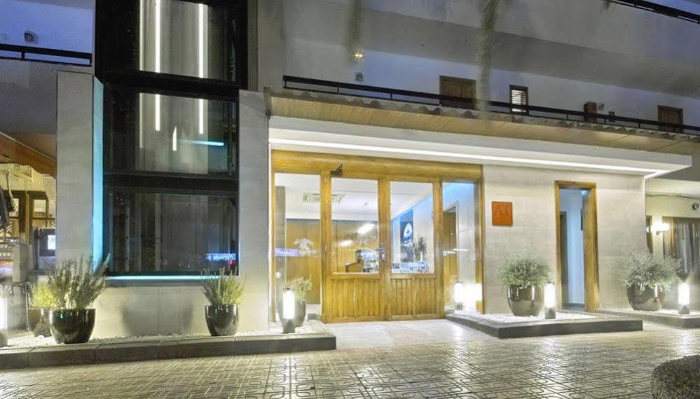 Apartamentos Bahia De San Antonio Сан-Антонио-Абад Экстерьер фото
