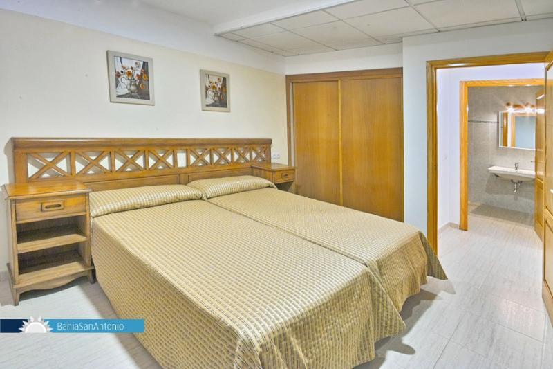 Apartamentos Bahia De San Antonio Сан-Антонио-Абад Экстерьер фото